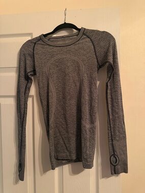 lululemon athletica Women’s Long Sleeve Swiftly Seamless Top - Gray